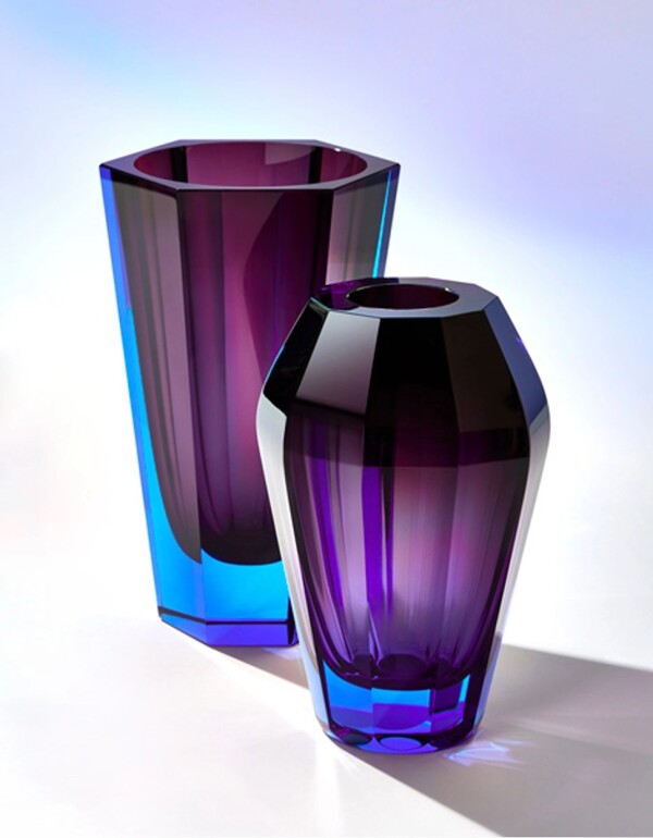 Moser_Purity_crystal_vase_22.5cm_aquamarine_Amethyst_Diva_20cm_aquamarine_amethyst_mood