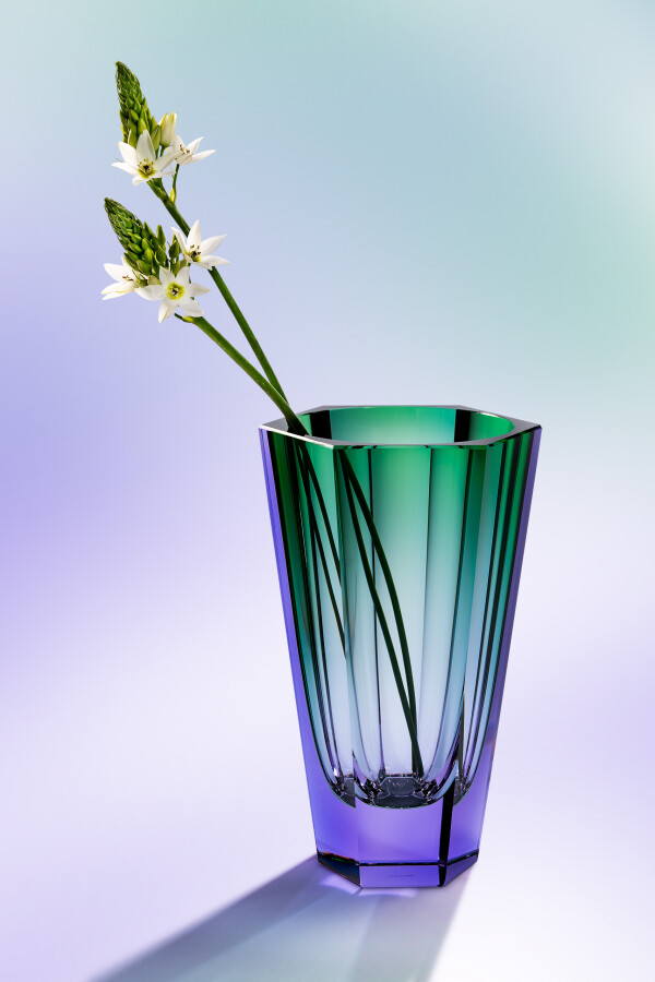 Moser_Purity_crystal_vase_626_22,5cm_Cut_Alexandrite_Green_Purity